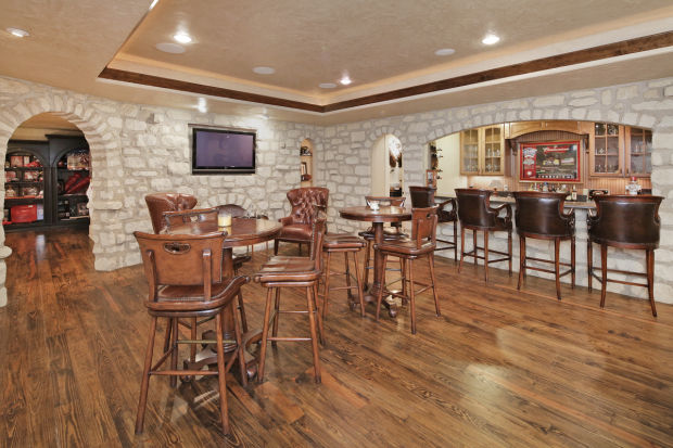 2271 Talon Ct LL Bar FP TV.jpg